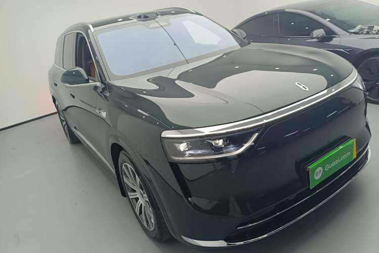 Used Hima AITO M8 2025 Extended-Range Max+ Version 53.4 kWh 6-Seater Edition Front Right 45 Deg