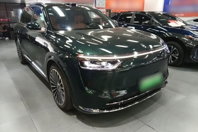 Used Hima AITO M8 2025 Extended-Range Ultra Version 53.4 kWh 6-Seater Edition Front Right 45 Deg