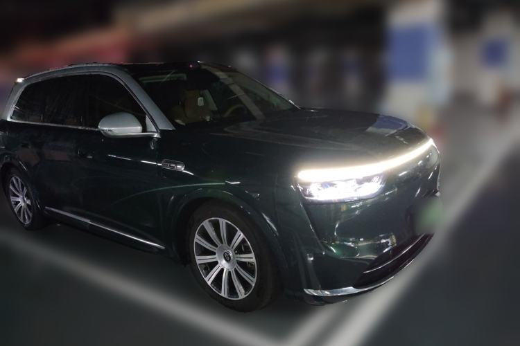 Used Hima AITO M8 2025 Extended-Range Max+ Version 53.4 kWh 6-Seater Edition Front Right 45 Deg