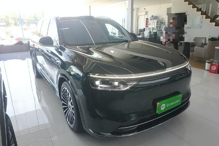 Used Hima AITO M8 2025 Extended-Range Ultra Version 53.4 kWh 6-Seater Edition Front Right 45 Deg