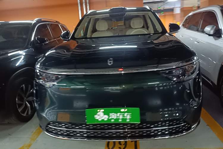 Used Hima AITO M8 2025 Extended-Range Max Version 37 kWh 5-Seater Front