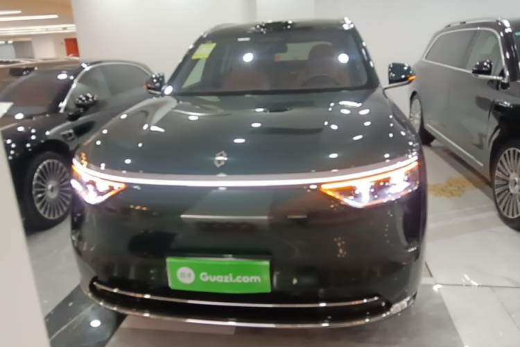 Used Hima AITO M8 2025 Extended-Range Max+ Version 53.4 kWh 5-Seater Edition Front