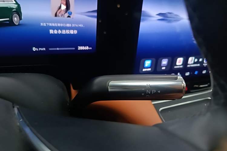 Used Hima AITO M8 2025 Extended-Range Ultra Version 53.4 kWh 6-Seater Edition Gear Lever