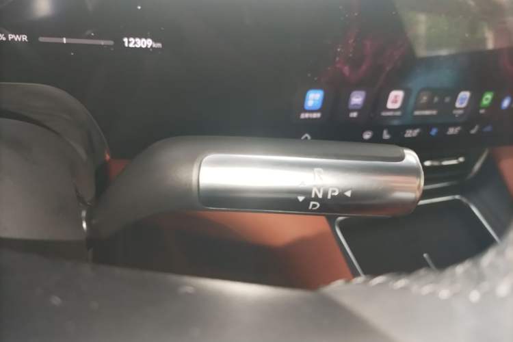 Used Hima AITO M8 2025 Extended-Range Ultra Version 53.4 kWh 6-Seater Edition Gear Lever