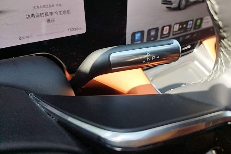 Used Hima AITO M8 2025 Extended-Range Ultra Version 53.4 kWh 6-Seater Edition Gear Lever
