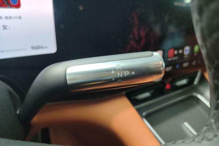 Used Hima AITO M8 2025 Extended-Range Ultra Version 53.4 kWh 6-Seater Edition Gear Lever