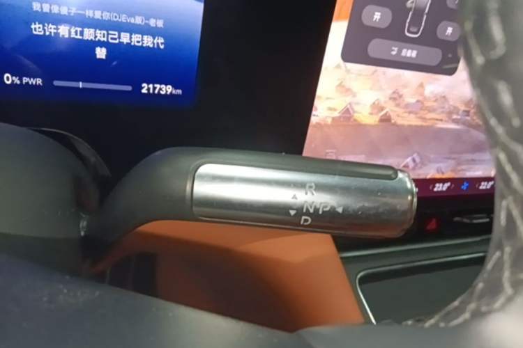 Used Hima AITO M8 2025 Extended-Range Ultra Version 53.4 kWh 6-Seater Edition Gear Lever