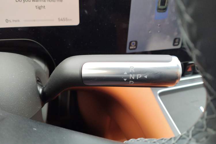 Used Hima AITO M8 2025 Extended-Range Ultra Version 53.4 kWh 6-Seater Edition Gear Lever