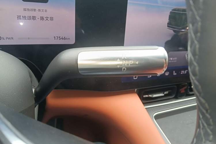 Used Hima AITO M8 2025 Extended-Range Max+ Version 53.4 kWh 5-Seater Edition Gear Lever