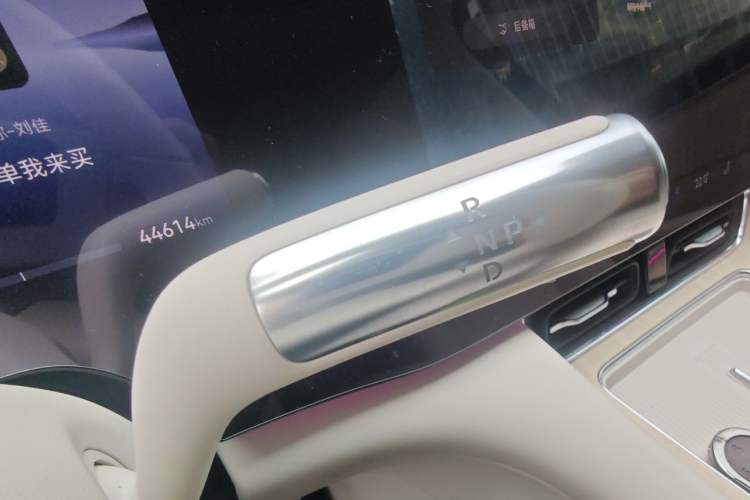 Used Hima AITO M8 2025 Extended-Range Ultra Version 53.4 kWh 6-Seater Edition Gear Lever