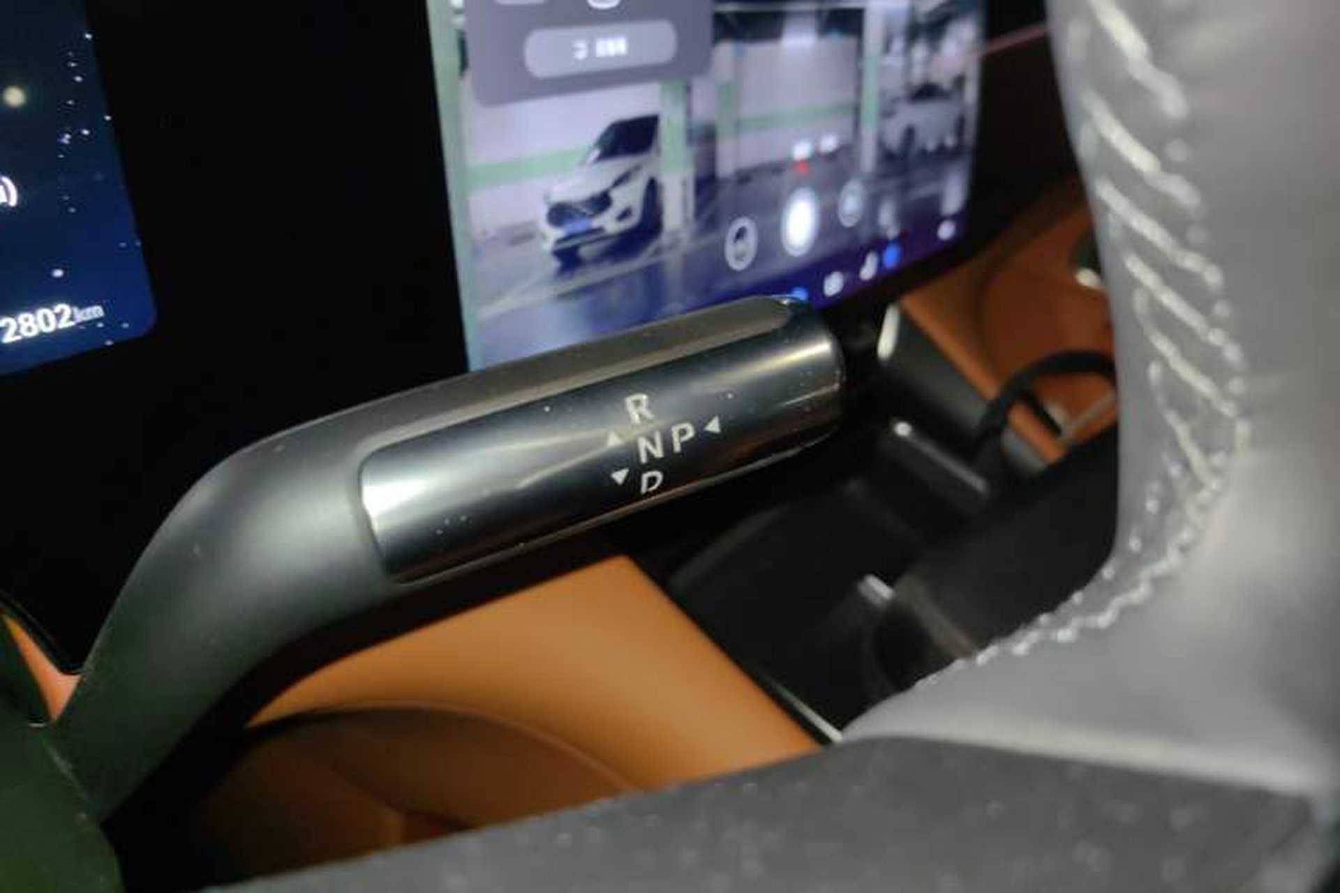 Used Hima AITO M8 2025 Extended-Range Max+ Version 53.4 kWh 6-Seater Edition Gear Lever