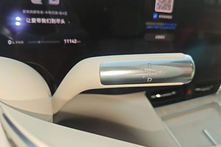 Used Hima AITO M8 2025 Extended-Range Ultra Version 53.4 kWh 6-Seater Edition Gear Lever