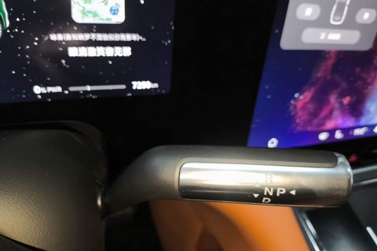 Used Hima AITO M8 2025 Extended-Range Ultra Version 53.4 kWh 6-Seater Edition Gear Lever