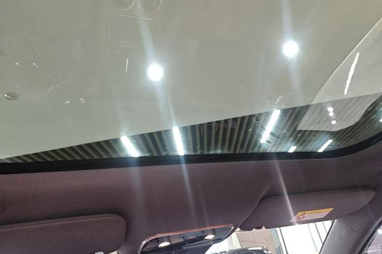 Used Hima AITO M8 2025 Extended-Range Ultra Version 53.4 kWh 6-Seater Edition Headliner