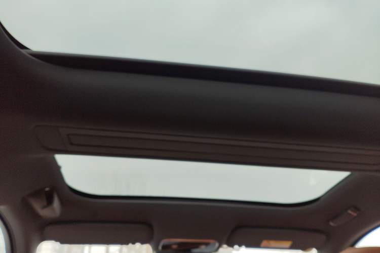 Used Hima AITO M8 2025 Extended-Range Ultra Version 53.4 kWh 6-Seater Edition Headliner