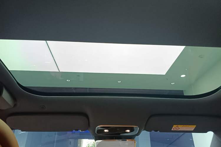 Used Hima AITO M8 2025 Extended-Range Max+ Version 53.4 kWh 6-Seater Edition Headliner