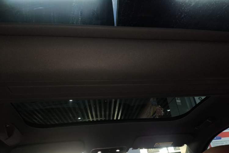 Used Hima AITO M8 2025 Extended-Range Ultra Version 53.4 kWh 6-Seater Edition Headliner