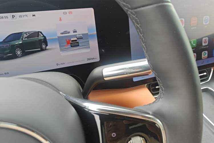 Used Hima AITO M8 2025 Extended-Range Max+ Version 53.4 kWh 6-Seater Edition Interior 1