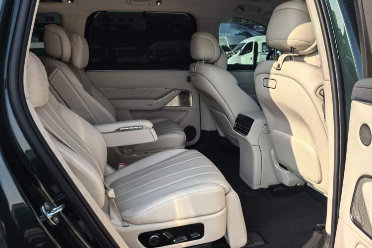 Used Hima AITO M8 2025 Extended-Range Max+ Version 53.4 kWh 6-Seater Edition Interior 14