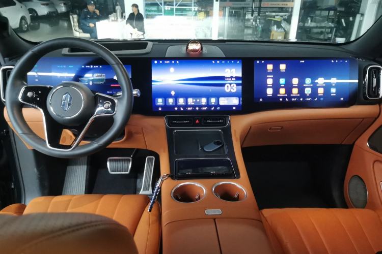 Used Hima AITO M8 2025 Extended-Range Max+ Version 53.4 kWh 6-Seater Edition Interior 2