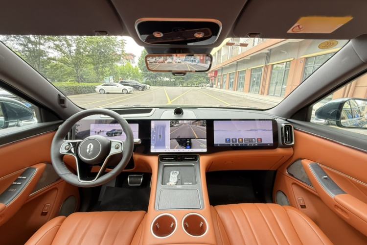 Used Hima AITO M8 2025 Extended-Range Ultra Version 53.4 kWh 6-Seater Edition Interior 2