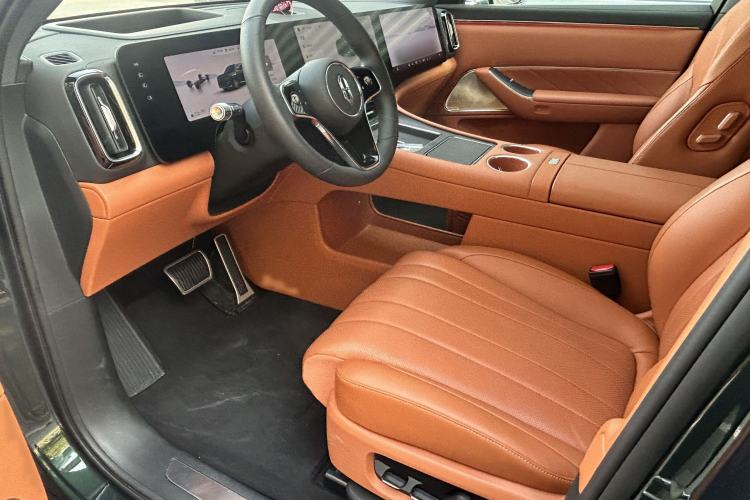Used Hima AITO M8 2025 Extended-Range Ultra Version 53.4 kWh 6-Seater Edition Interior 2