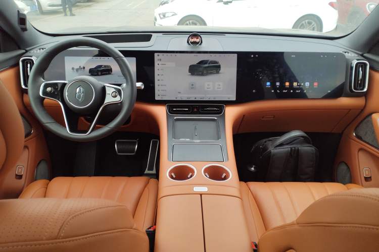 Used Hima AITO M8 2025 Extended-Range Ultra Version 53.4 kWh 6-Seater Edition Interior 2