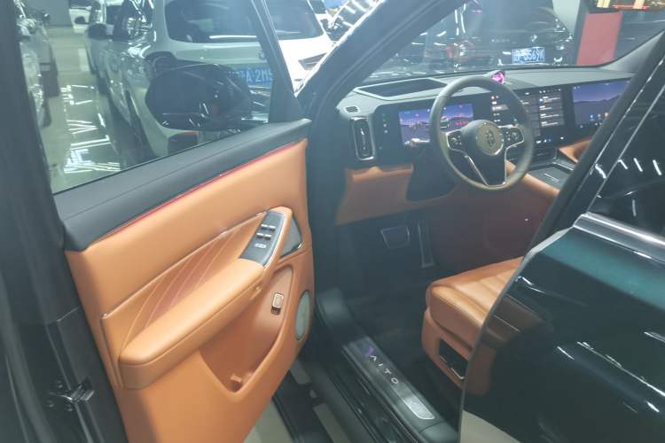 Used Hima AITO M8  Interior 3