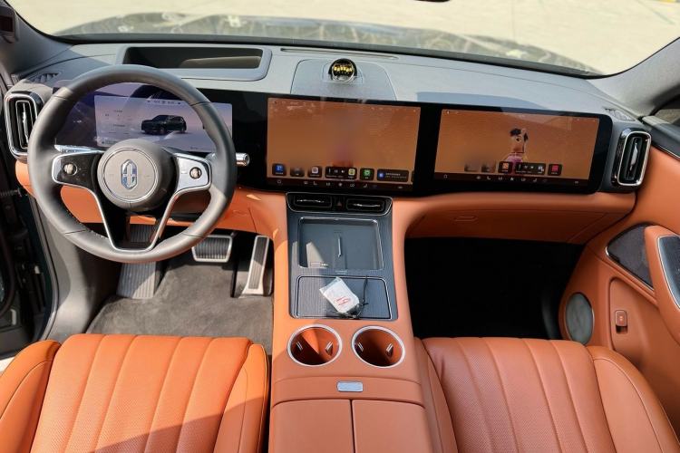 Used Hima AITO M8 2025 Extended-Range Ultra Version 53.4 kWh 6-Seater Edition Interior 3