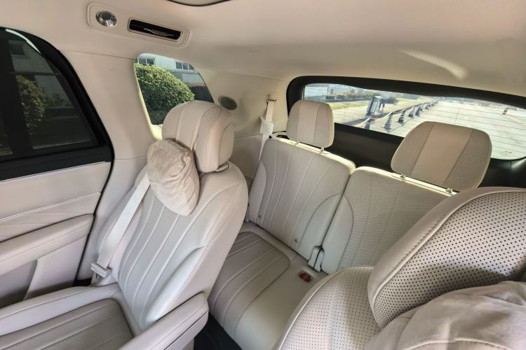 Used Hima AITO M8 2025 Extended-Range Max+ Version 53.4 kWh 6-Seater Edition Interior 3