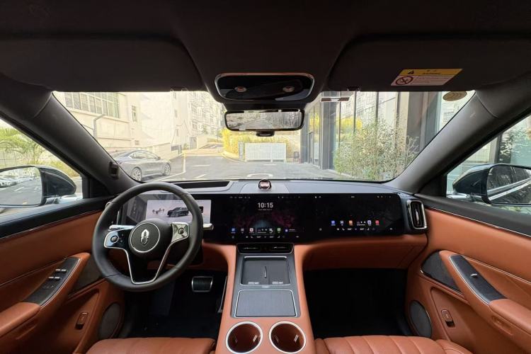 Used Hima AITO M8 2025 Extended-Range Ultra Version 53.4 kWh 6-Seater Edition Interior 4