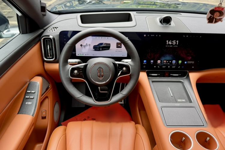Used Hima AITO M8 2025 Extended-Range Ultra Version 53.4 kWh 6-Seater Edition Interior 4
