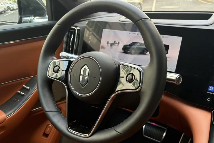 Used Hima AITO M8 2025 Extended-Range Ultra Version 53.4 kWh 6-Seater Edition Interior 5