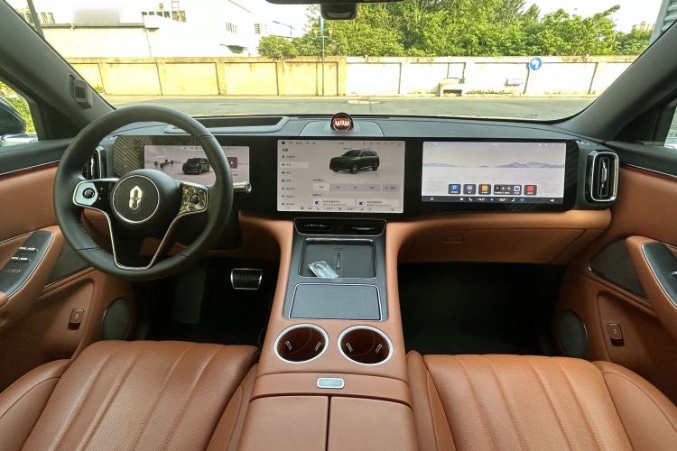 Used Hima AITO M8 2025 Extended-Range Ultra Version 53.4 kWh 6-Seater Edition Interior 6