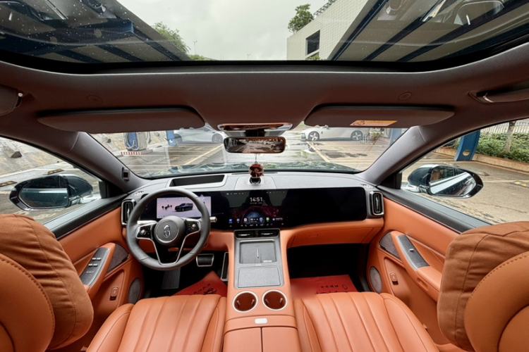 Used Hima AITO M8 2025 Extended-Range Ultra Version 53.4 kWh 6-Seater Edition Interior 9