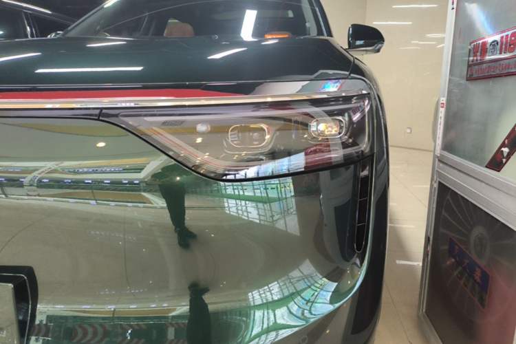 Used Hima AITO M8 2025 Extended-Range Ultra Version 53.4 kWh 6-Seater Edition Left Front Headlight