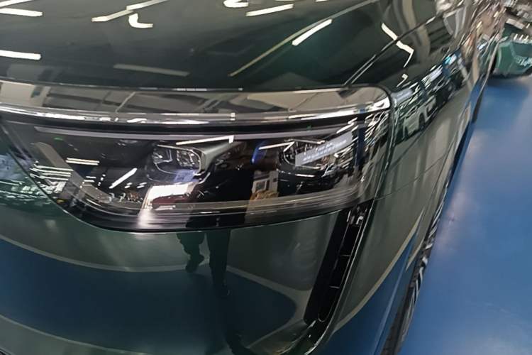 Used Hima AITO M8 2025 Extended-Range Max+ Version 53.4 kWh 5-Seater Edition Left Front Headlight