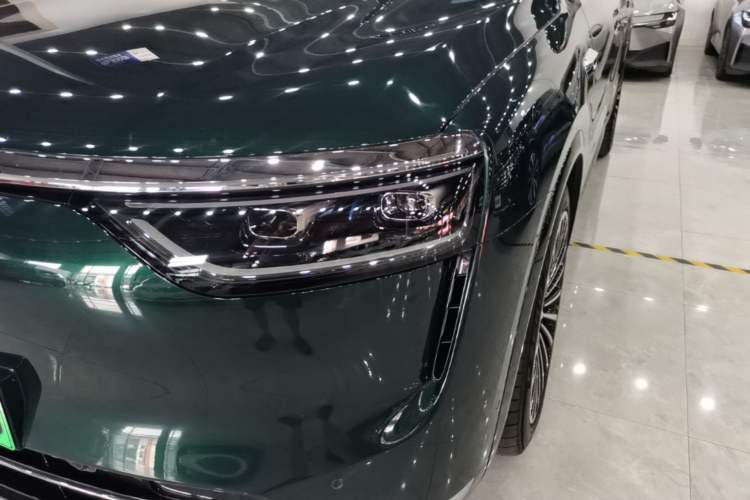 Used Hima AITO M8 2025 Extended-Range Ultra Version 53.4 kWh 6-Seater Edition Left Front Headlight