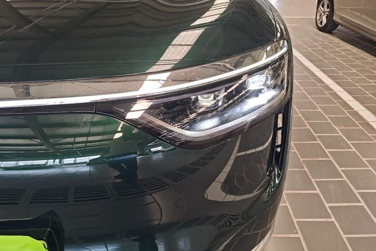 Used Hima AITO M8 2025 Extended-Range Ultra Version 53.4 kWh 6-Seater Edition Left Front Headlight