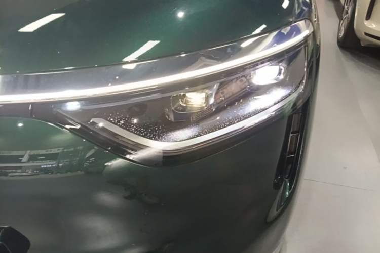 Used Hima AITO M8 2025 Extended-Range Ultra Version 53.4 kWh 6-Seater Edition Left Front Headlight