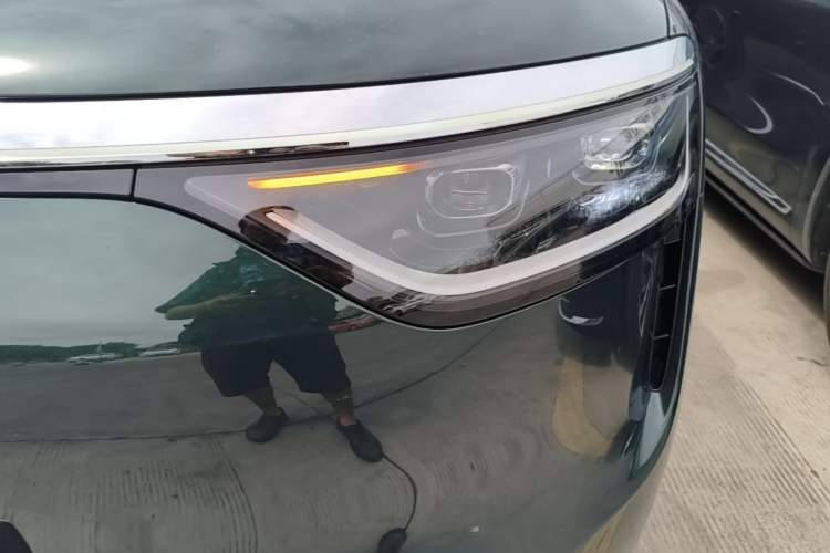 Used Hima AITO M8 2025 Extended-Range Ultra Version 53.4 kWh 6-Seater Edition Left Front Headlight