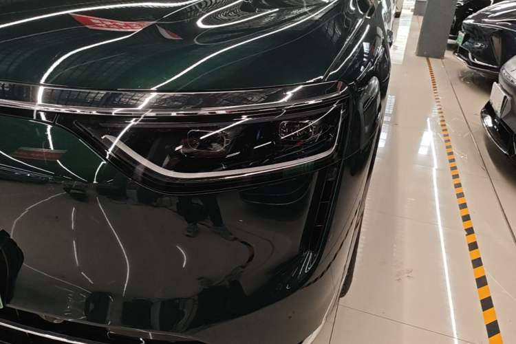 Used Hima AITO M8 2025 Extended-Range Ultra Version 53.4 kWh 6-Seater Edition Left Front Headlight