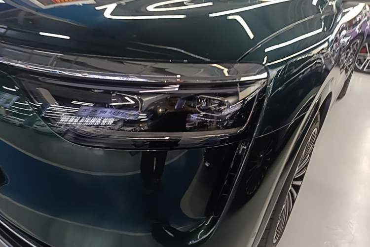 Used Hima AITO M8 2025 Extended-Range Ultra Version 53.4 kWh 6-Seater Edition Left Front Headlight