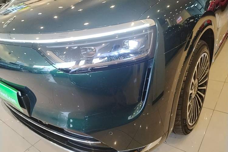 Used Hima AITO M8 2025 Extended-Range Ultra Version 53.4 kWh 6-Seater Edition Left Front Headlight