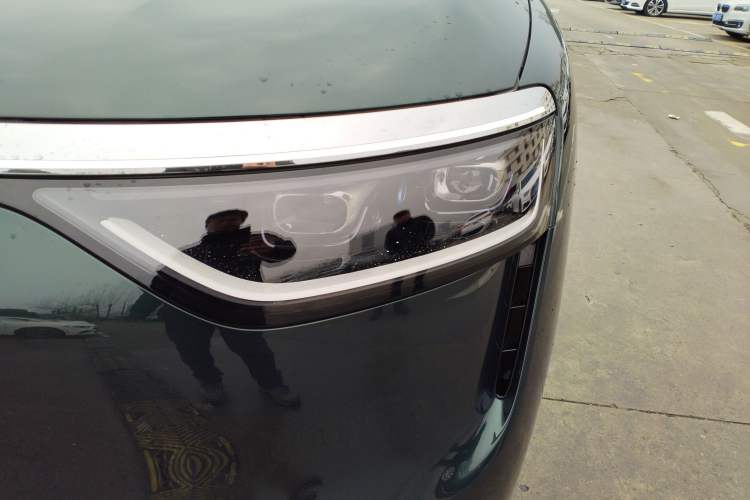 Used Hima AITO M8 2025 Extended-Range Ultra Version 53.4 kWh 6-Seater Edition Left Front Headlight