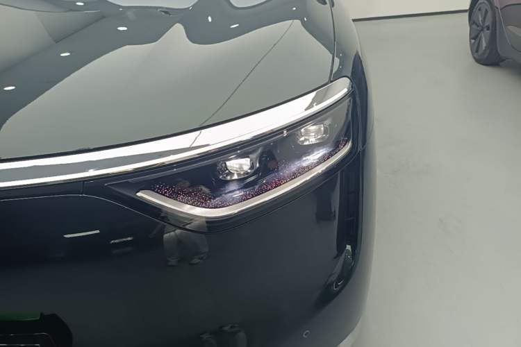 Used Hima AITO M8 2025 Extended-Range Max+ Version 53.4 kWh 6-Seater Edition Left Front Headlight