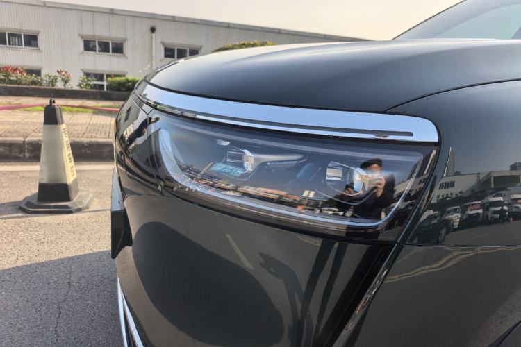 Used Hima AITO M8 2025 Extended-Range Max+ Version 53.4 kWh 6-Seater Edition Left Front Headlight
