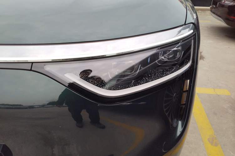 Used Hima AITO M8 2025 Extended-Range Ultra Version 53.4 kWh 6-Seater Edition Left Front Headlight