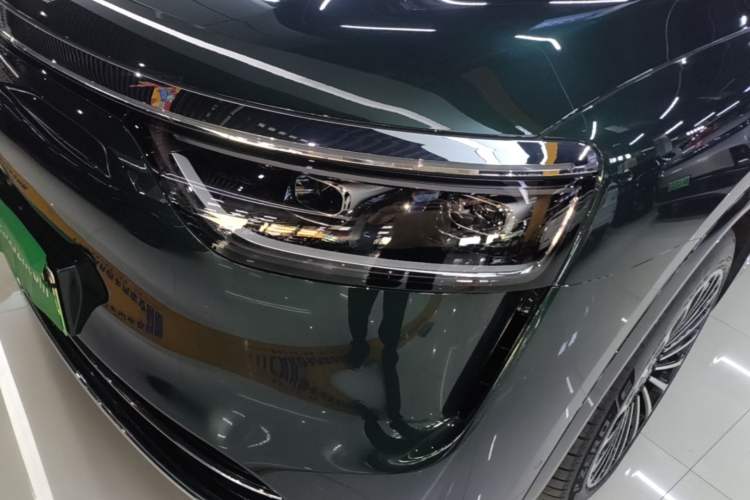 Used Hima AITO M8 2025 Extended-Range Ultra Version 53.4 kWh 6-Seater Edition Left Front Headlight