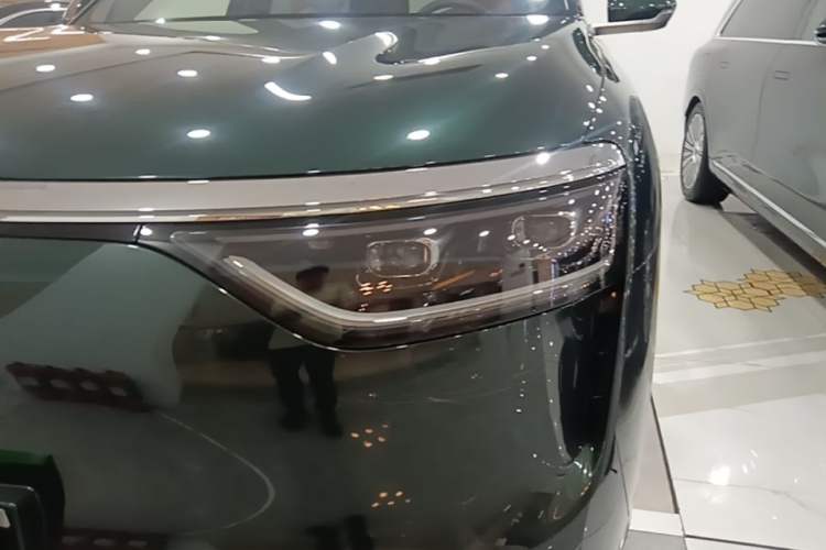 Used Hima AITO M8 2025 Extended-Range Max+ Version 53.4 kWh 5-Seater Edition Left Front Headlight